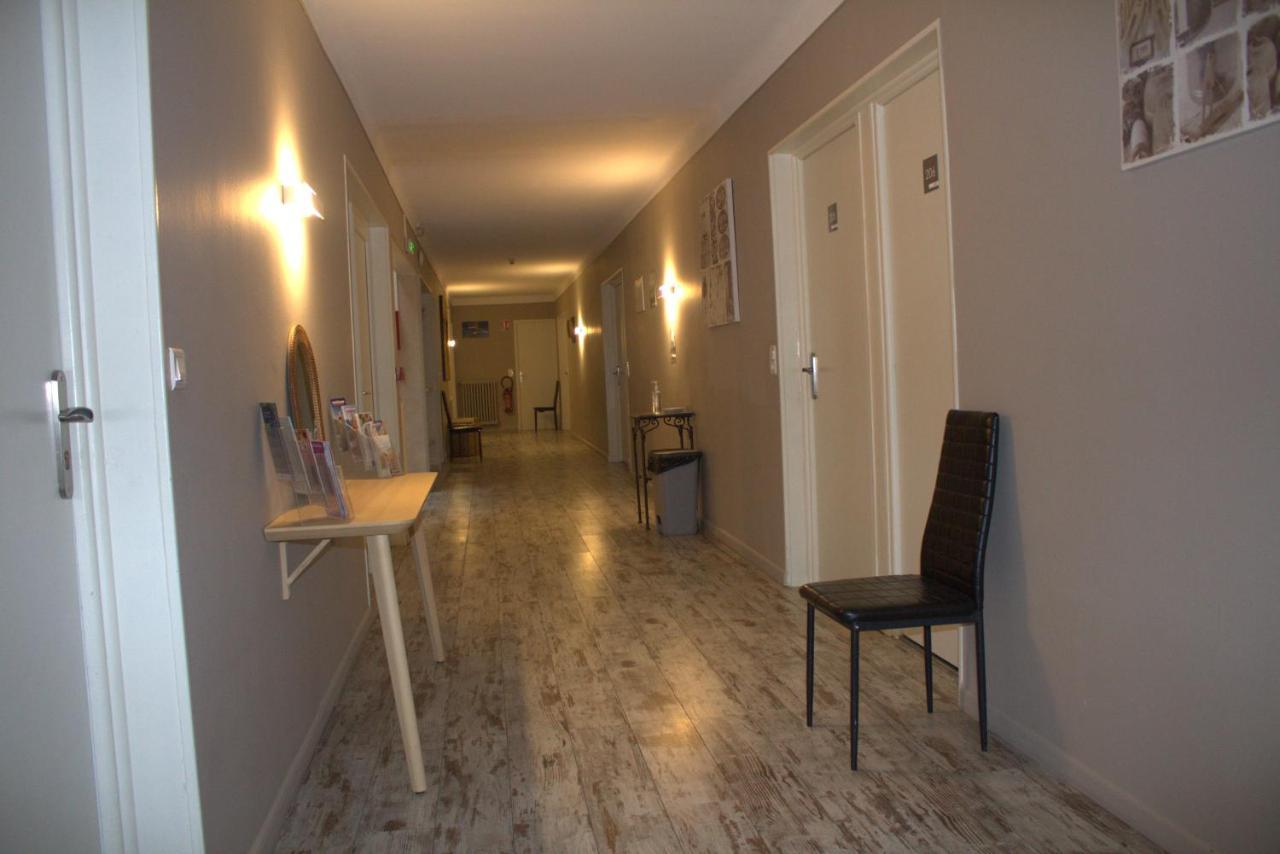 Logis Hotel Le Clement V Рокмор Екстериор снимка