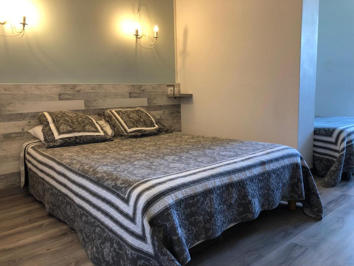 Logis Hotel Le Clement V Рокмор Екстериор снимка