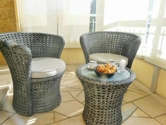 Logis Hotel Le Clement V Рокмор Екстериор снимка